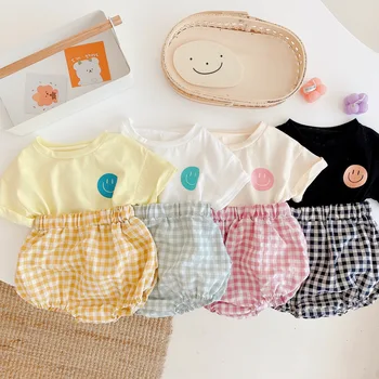 2023 Yaz Bebek Kız Takım Elbise Gülümseme T-shirt + Ekose Gaf Şort 2 Adet Bebek Yürüyor Bebek Kız Rahat Seti giysi
